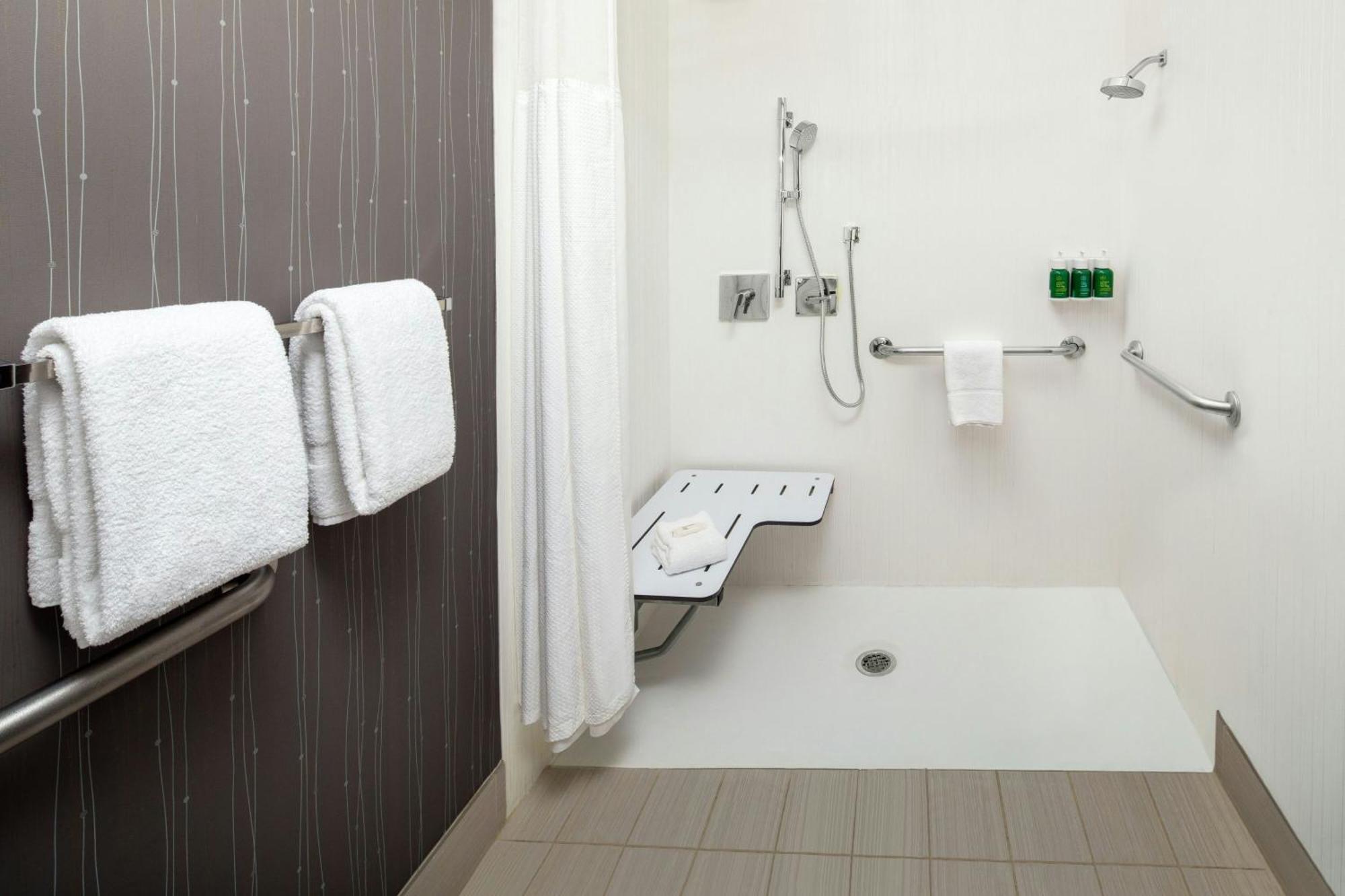 Courtyard By Marriott Dayton North Hotel Exterior foto